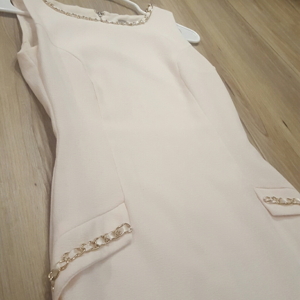 Dress - Picture 2 of 4